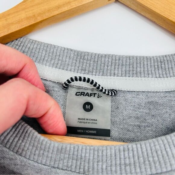 Peloton Craft gray crew neck sweatshirt with zipper pocket detail size medium - Picture 2 of 6